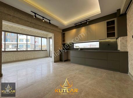 Kutlar'dan 15 Temmuz Mah Prime Mall Arkası Farklı Tasarım Aa Plu