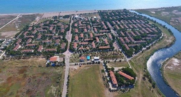 Buğra Dan İzmir Candarlı Da Denize Çok Yakın Yazlık