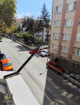 Detay Emlak'tan Kurtuluş Caddesi Üzerinde 2+1 Ara Kat Satılık