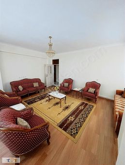 Bizim Emlaktan Tosya Merkezde 125 M2 Eşyalı Kiralık 3+1