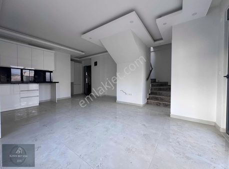 Denize Yakın Kat Mülkiyetli,iskanlı Sıfır 2+1 Havuzlu Dubleks