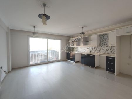 Kiralık Çarşı Merkezi (2+1) Doğal Gazlı Daire