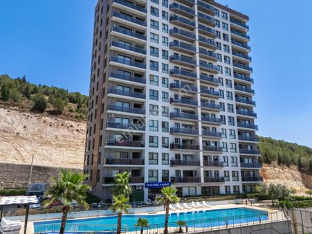 Bayraklı Günvar Hill Konutları'nda Satılık 3+1 Daire Boş Kiracısız