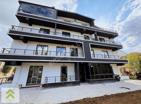 Alaçatı'dan Kartepe Ataevler Mah. 2+1 Kiralık Arakat Daire