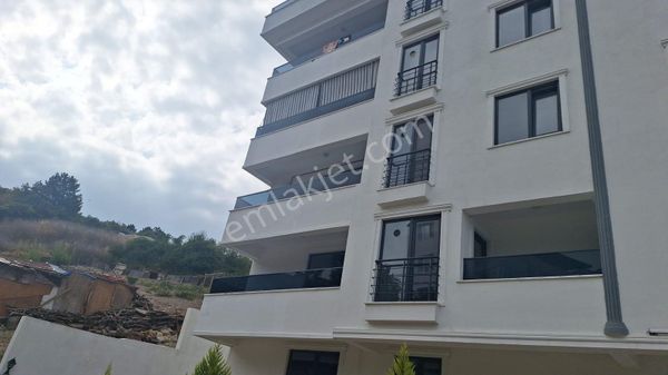 Yalova Çınarcıkta Yeni Binada Kiralık 2+1 Daire