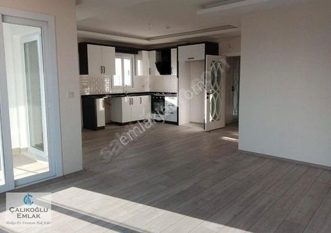 Aydınlıkevler'de Havuzlu,foruma Yürüme Mesafesinde Satılık 3+1