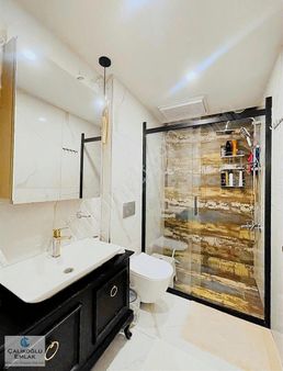 Uzman Yapıdan Satılık 4 + 1 Lüks Daire