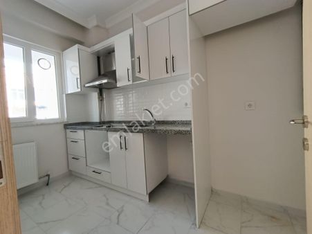 1 Yaşındaki Binada - Tüm Gün Güneş Alan - Karanlık Odasız - Asansörlü 2+1 Daire