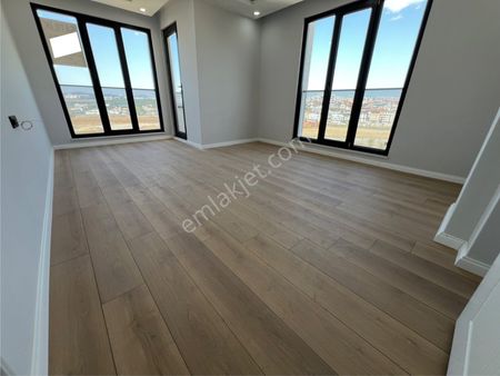 Vizyon Emlak'tan Bayramoğlu Mh Asansörlü Kapalı Otoparklı Arakat 2+1