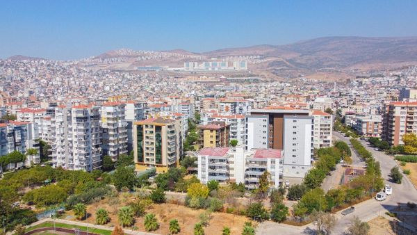 Bayraklı Osmangazi Mahallesinde 3+1 Satılık Daire