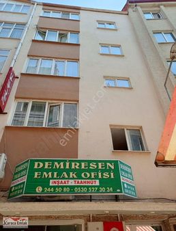 Çarşı Merkezde 4 Odalı 3 Bonyo Wc Bir Mutfatan Oluşan Daire