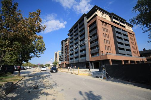 Esgyo'dan Aydoğanlar Plaza'da 1+1 Kiralık Lüks Ofis İş Yeri