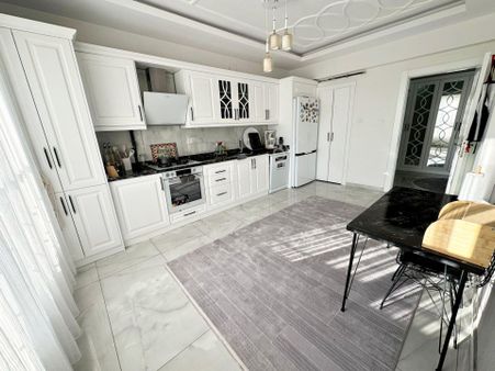 Alpaslan'da Kapanmaz Ferah Cepheli Çift Balkonlu Ultralüx 3+1