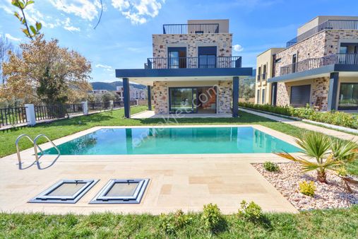 Güre'de 450 M2 Arsa İçinde Özel Havuzlu 4+1 Sıfır Villa