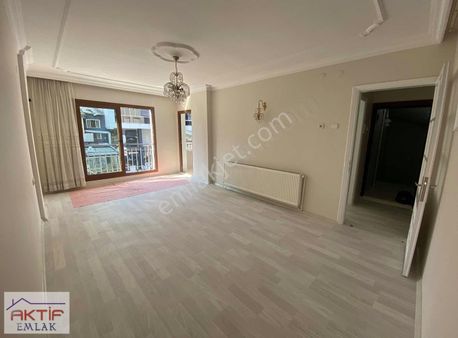 Aktif Emlak'tan Kafeler Sokağında Zemin Üstü Geniş 3+1 Daire!