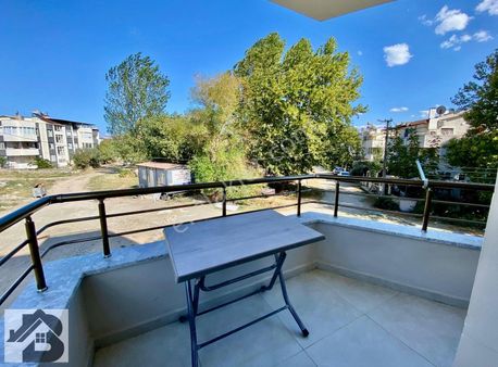 ⫸akçay Best Emlaktan⫷merkezde 1 Yaşında Doğalgazlı Ön Cephe 1+1