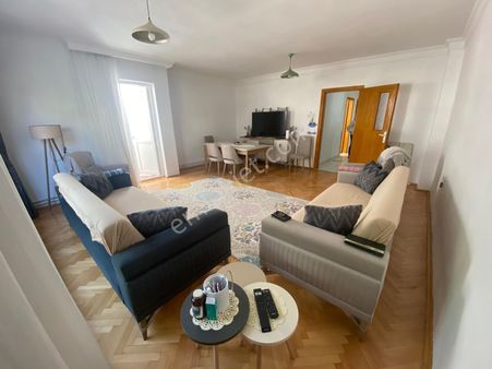 Kalaba'da Nesrin Sokakta Ön Cephe 3+1 Bağımsız Salon 3 Balkonlu Geniş Yapılı Fırsat Dairesi,