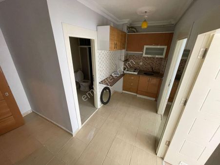 Anadolu Üniversitesi İçem Kapısı Yakını 1+1 Ayrı Mutfaklı Kombili Daire