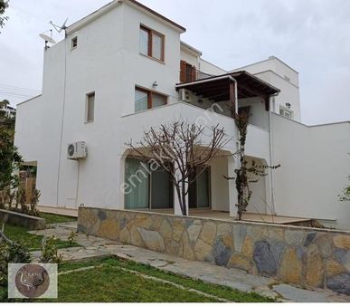 Yahşi Siteye Ait Plajlı,bahçeli 4+1 Full Eşyalı