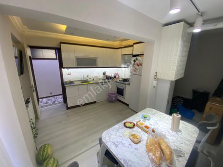 Akçinler Gayrimenkulden Karaköy Kırmızı Köprü Yakını 2+1 Bahçeli Zemin Kat