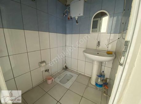 Alanya Merkezde Eski Hastane Karşısı Anayolda Kiralık Dükkan