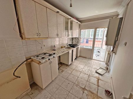 Saimekadın Göbek Yakınında Balkonlu 2+1 Satılık Daire