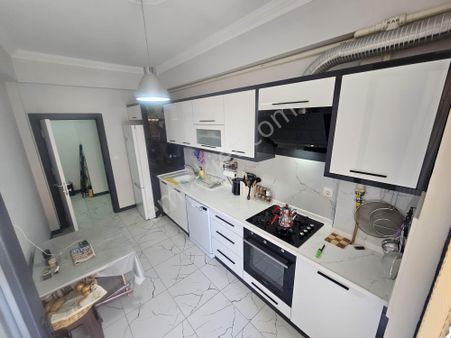 Ön Emlak'tan Burhaniyede Satılık Geniş Eşyalı 2+1 Daire!