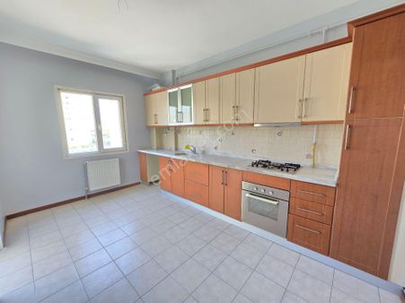 Şeyh Şamil Mah. İşyapar Gayrimenkul'den Kiralık Site İçi 4+1 Arakat Kiralık Daire