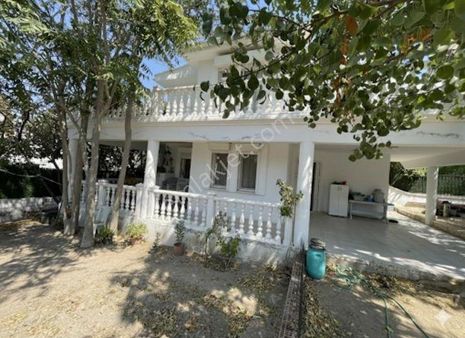 Turyap Alaçatı Sitede Satılık Köşe Konumlu Villa