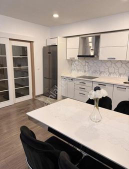 Yunuseli Bakyapı Prestij Modern Süs Havuzuna Bakan Daire