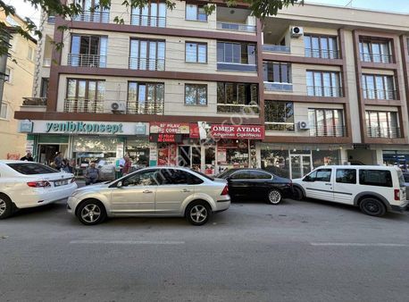 Dialog Piramitden Cadde Üzarinde Satılık Dükkan