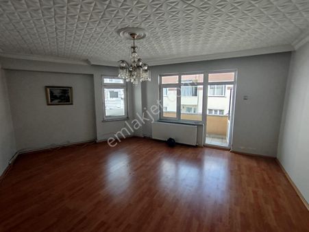 Kumyol Caddesi Üzerinde 2+1 95m2 Kurumlara Yakın Kiralık Daire!!
