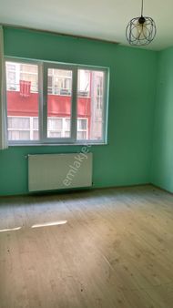 Ciftlik Mahallesinde İci Temiz Satılık Daire