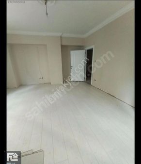 F-l Emlaktan Site İçerisinde Metroya 1 Dk Yürüme Mesafesinde 2+1