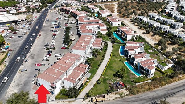 Kuşadası Nazilli Pazarı Karşısı Denize Yürüme Mesafesinde Satılık Daire