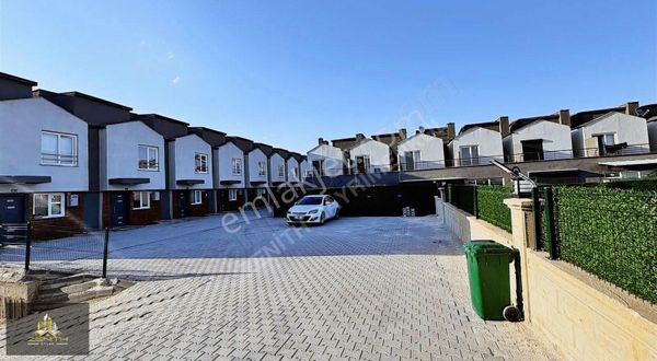 Kosovada 4+1 Lüx Bakımlı Satılık Villa