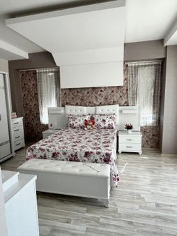 Zara Gayrimenkul'den Nevruz Park Cıvarı Full Bakımlı Satılık 4+1 Fırsat Daire!!!