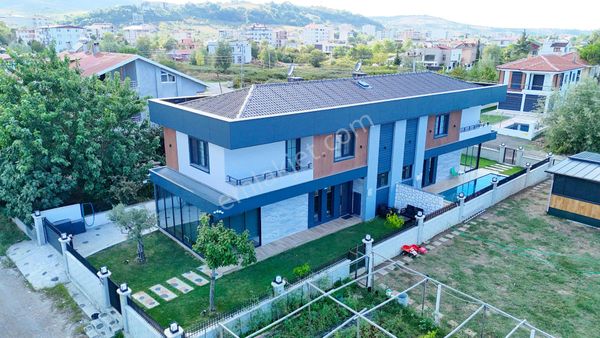Denize Yakın Tam Donanımlı Harika Villa Yazlık