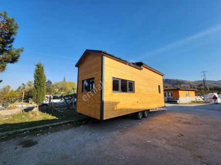 8m Uzunluğunda 2,55m Genişliğinde 4m Yüksekliğinde Loft Katlı