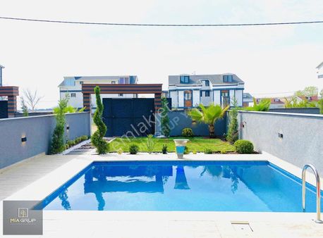 ꧁⫷mia Grup⫸꧂resmi Havuzlu & Geniş Bahçeli Kaçmaz 4+1 Villa !