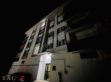 Taç Gayrimenkulden Göztepe Ana Cadde Üzeri Az Katlı 3+1 Daire