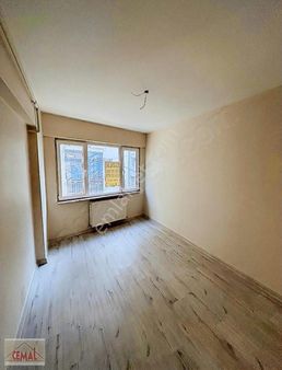 Cemal Emlak Bursa Yıldırım Umurbey 3+1 İçi Komple Yenilenmiş Ba