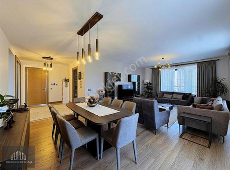 Buraktan Ormanla İç İçe, Havuzlu Ve Spor Kompleksli Premıum 4+1