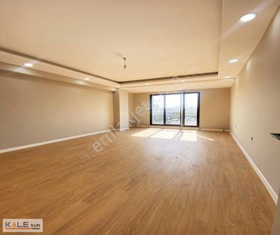 Kale Ytapıdan Cadde Uzeri İstinye Hastanesine Komşu Geniş M2