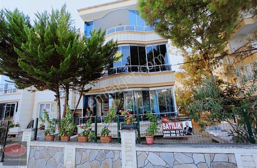 Altınoluk'ta Bent Caddesinde *1+1* Açık Mutfaklı Ara Kat Daire