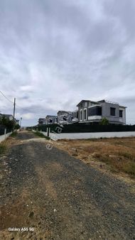 Emlak Konutları Üstünde 241 M2 Arsa