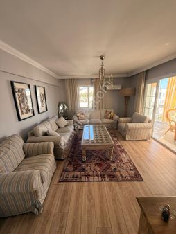 Kuşadası Davutlar’da Ful Deniz Manzaralı Lüks Daire