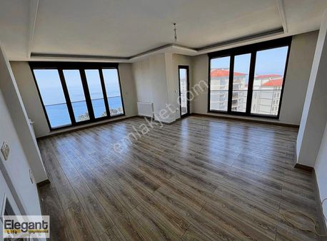 Boğaz'da Panoramik Manzaralı 3+1 Kiralık Elegant'ta