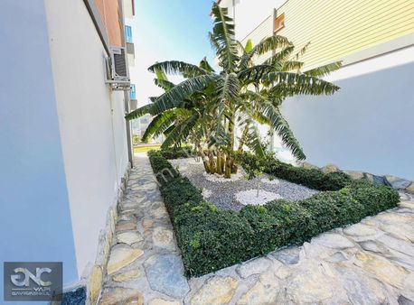 Havuzlu Sitede Satılık Eşyalı Daireler