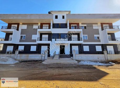 Döşemealtı Çıplaklı'da Üniversite Ve Hastane Yakınında 1+1